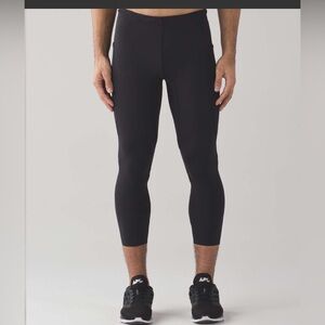 Lululemon tight stuff black training tights pockets inseam 30”‎ size small